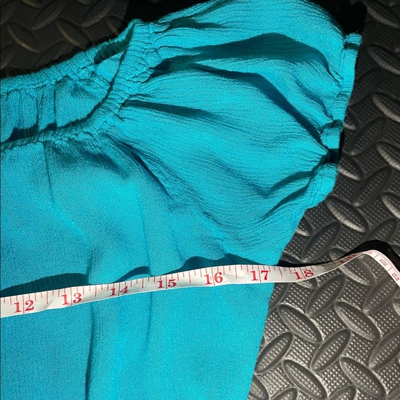 WET SEAL off shoulder crop top $8 PRICE DROP ‼️ - Picture 7 of 9